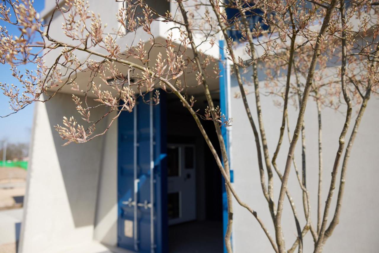 Tin Inn - Erkelenz - Das Hotel Aus Hochwertig Ausgebauten Ueberseecontainern Экстерьер фото